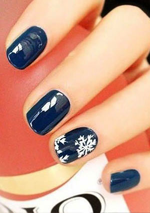 50 Beautiful Winter Nails Art & Design Ideas | Lovika.com