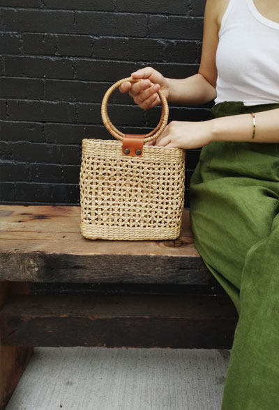 Limited Time EXTRA 50% off - Get this expensive looking bag under $50 (plus, FREE shipping) | Shop at Mindful Zebra