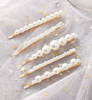 The Chic Hair Trend That Is 100% Easy to Copy (Pearl Hair Pins Anyone?) | See ALL Fashion Girls at Lovika