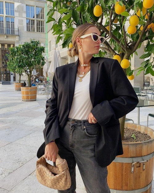 How to Wear Bottega Veneta’s Jodie Bag This Spring – 20 Stylish Outfits